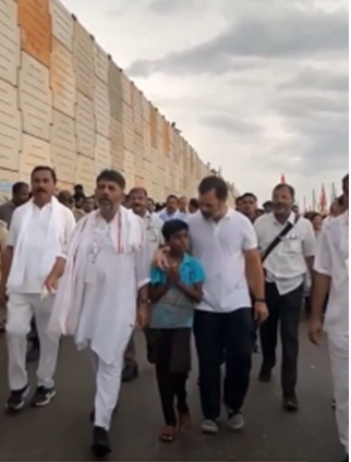 Rahul Gandhi push up challenge with kid while Jodo Yatra