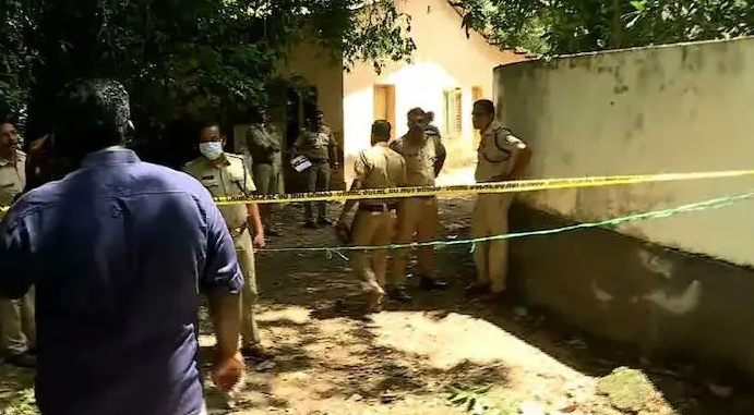 Kerala 2 women sacrificed cops starts investigation