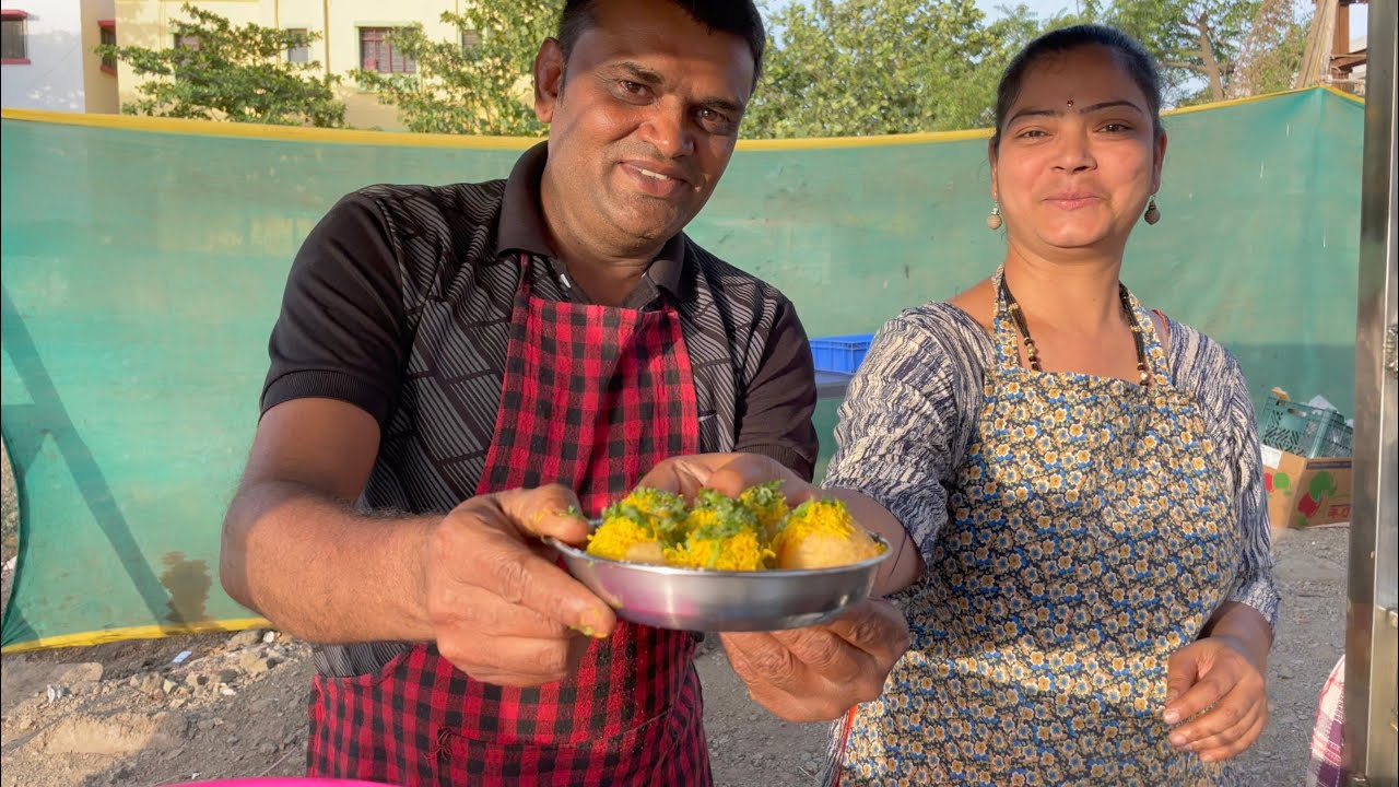 Differently abled Couple Runs A Humble Pani Puri Stall In Nashik