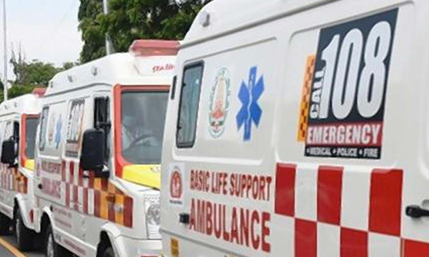 10000 Rs fine for not giving way to ambulance says TN government