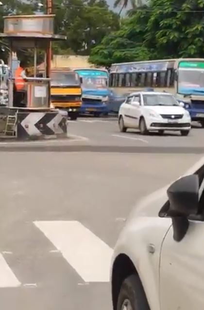 Kovai traffic police comments in signal gone viral