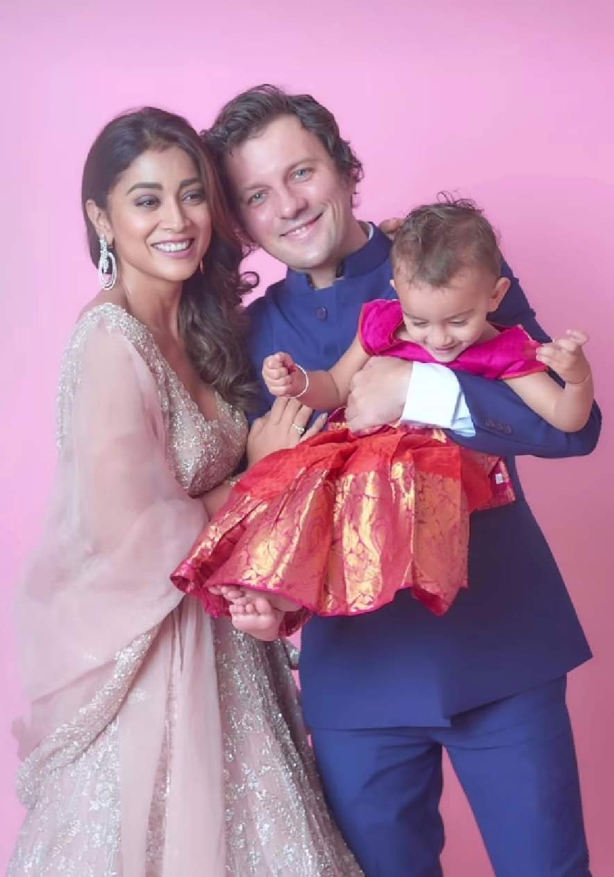 Shriya Saran Diwali Photoshoot with Family