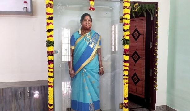 salem husband make statue of her wife after she passed away