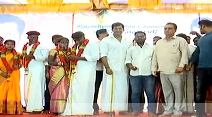 chennai 11 couple married in front of actor Vishal 
