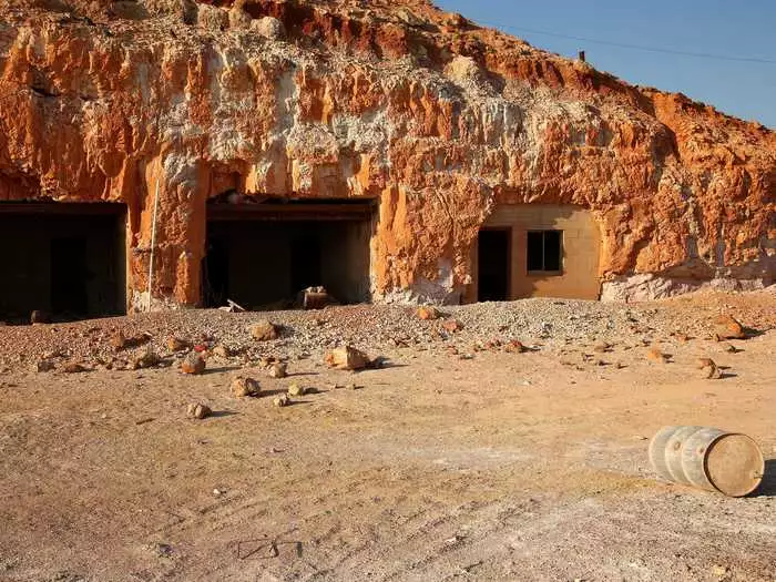Coober Pedy the Australian mining town where live thousands of people