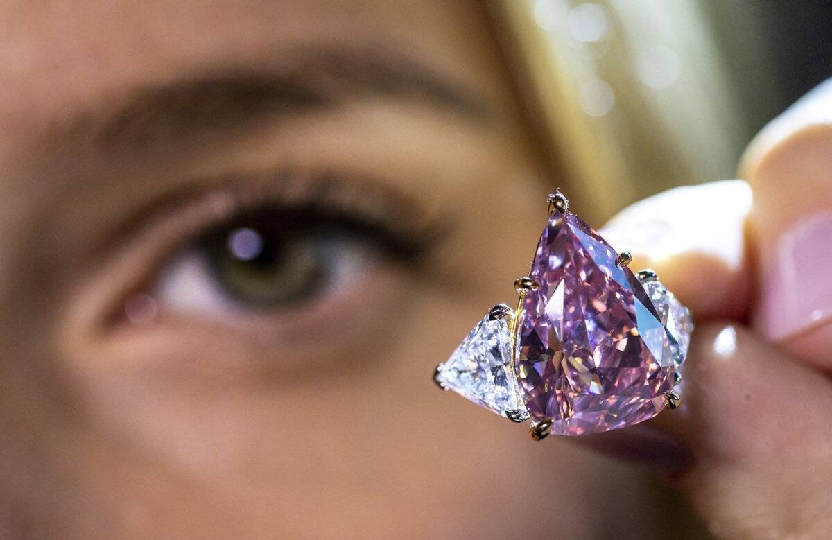 18 carat pink diamond sold for 28 million USD at Geneva auction