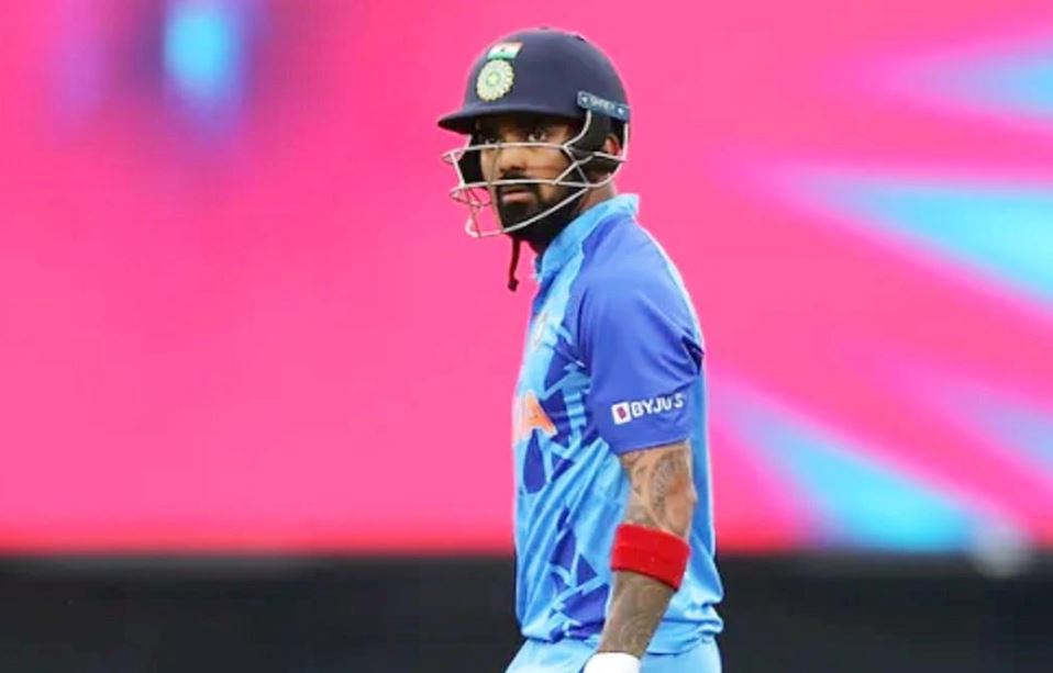 KL Rahul posts a picture with emoji in social media after defeat