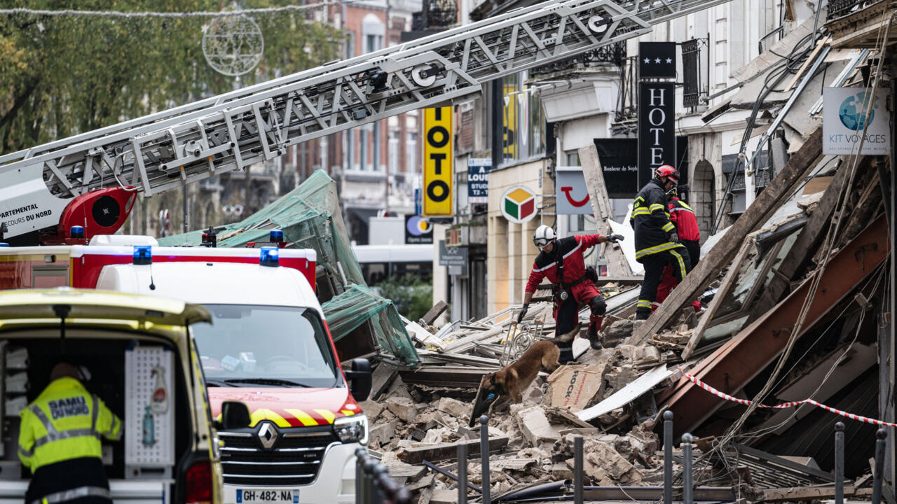 French Man warning saves lives in Lille city building collapse
