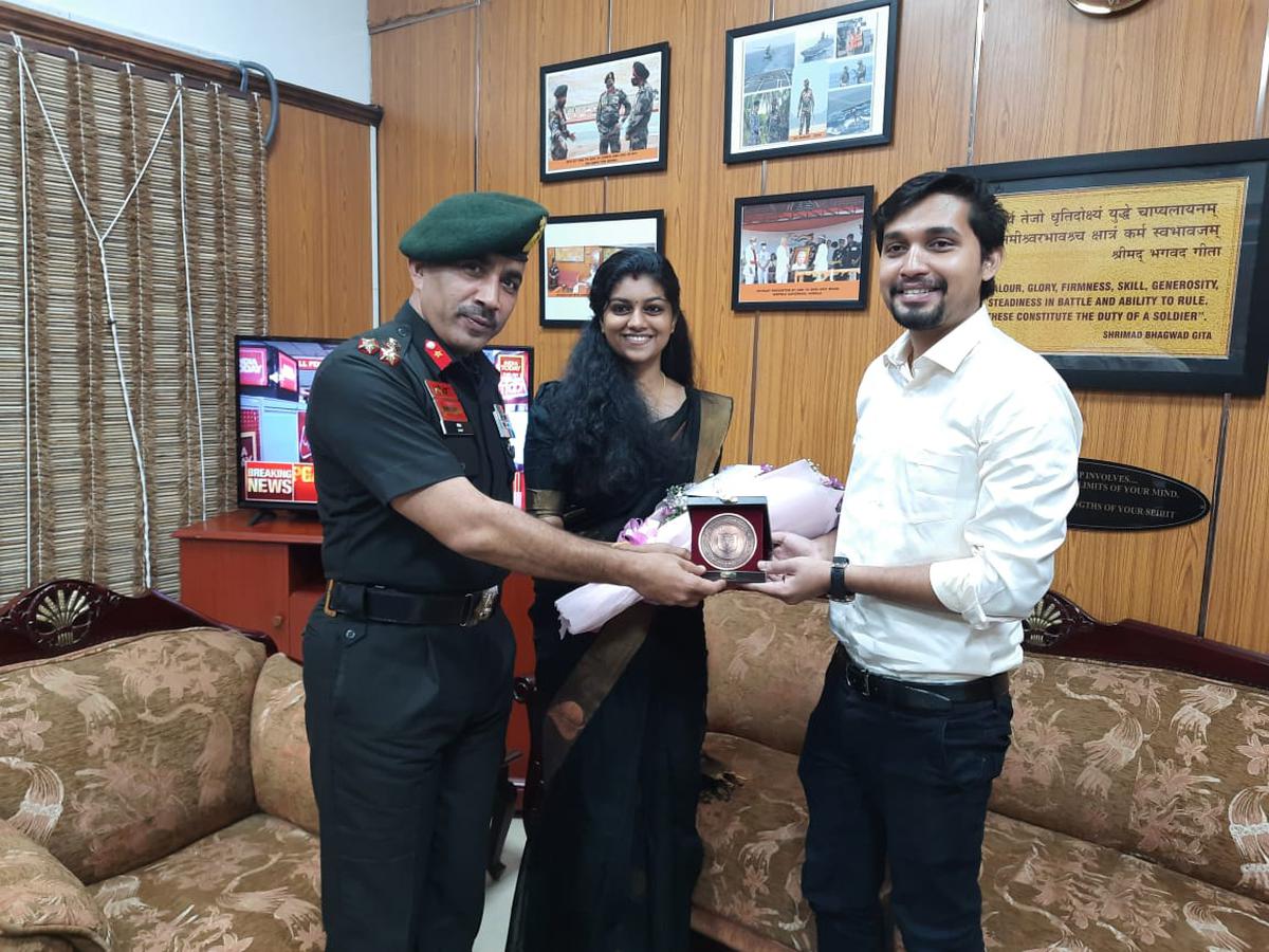 kerala newly wed invites indian army they wish for the couple