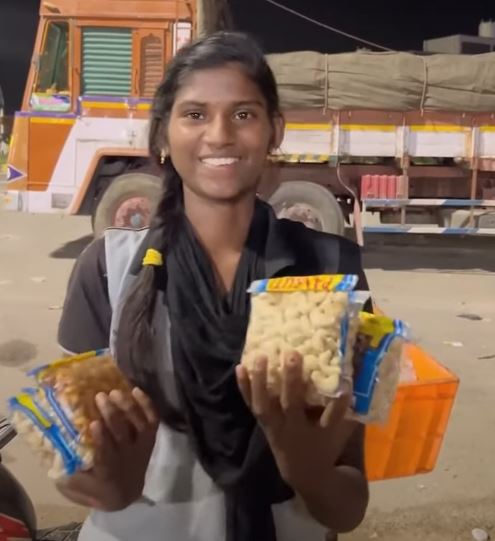 College student who sell snacks in tollgate poor family story