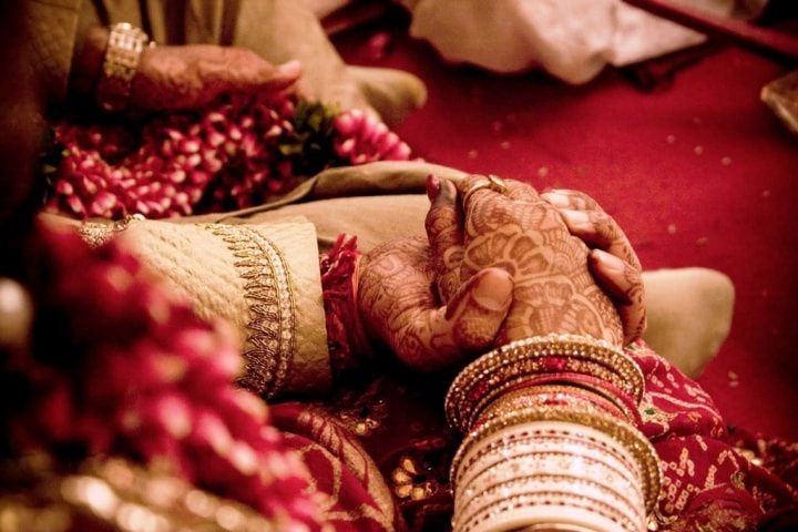 UP bride called off her wedding after groom kissed in stage