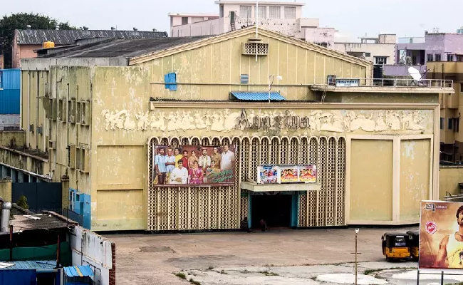 Chennai 50 Year Old Agastya Theatre Demolished