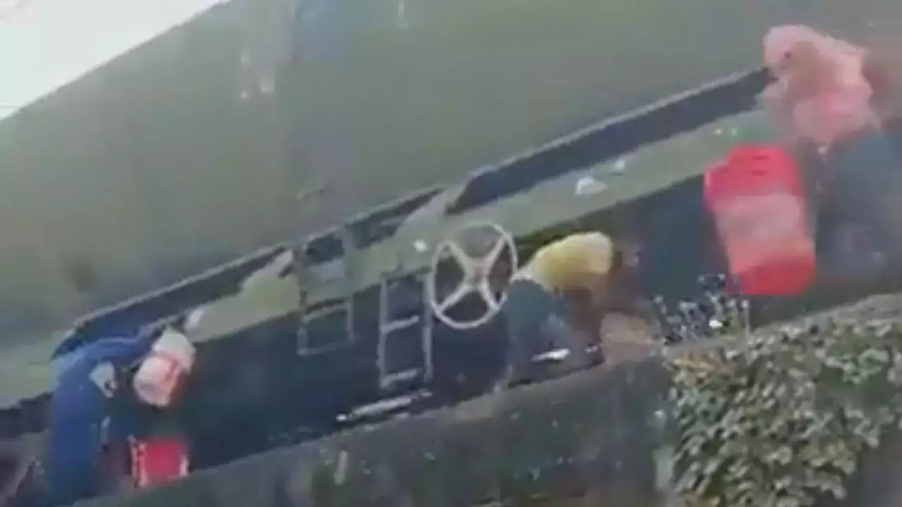 Thieves In Bihar Steal Oil From A Moving Train Video goes viral