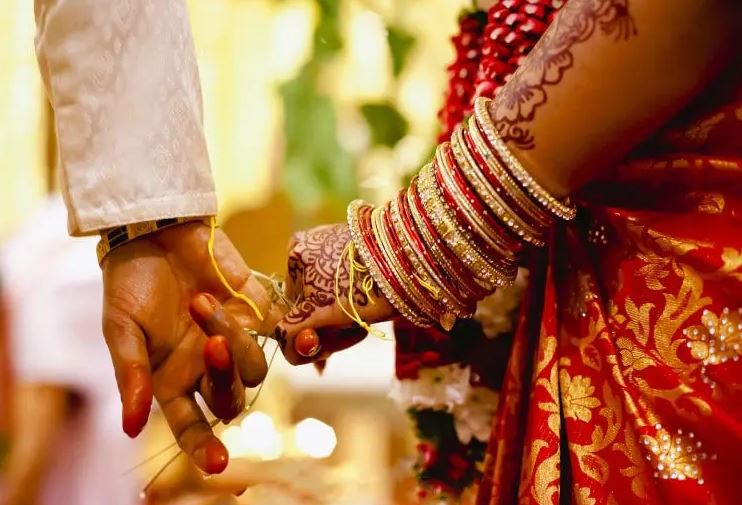 uttar pradesh bride return to home fed up flies refuse to marriage