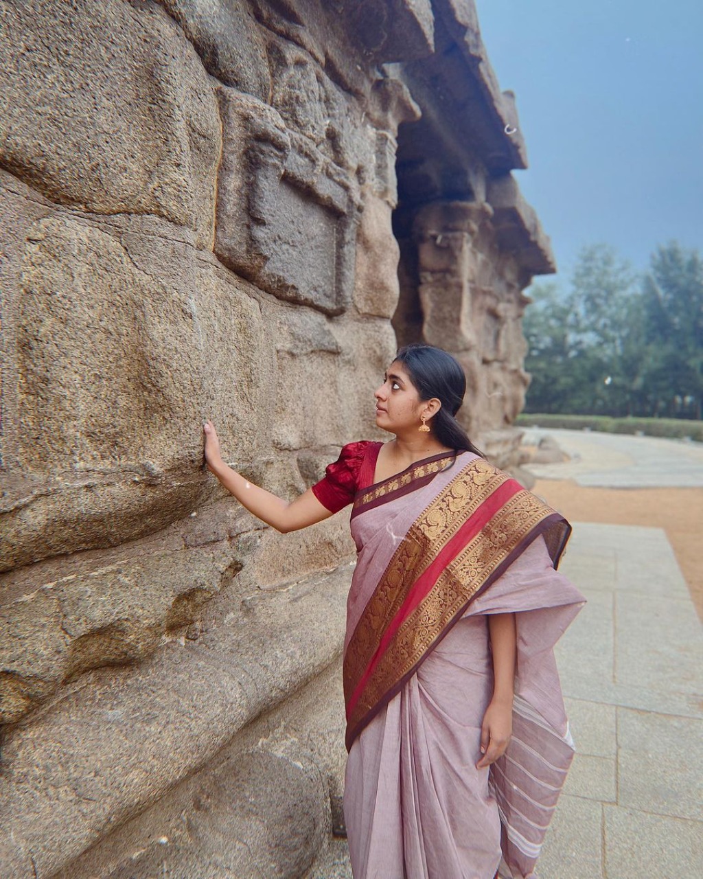 Nimisha sajayan visit mahabalipuram viral photos
