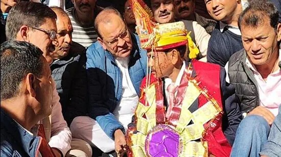 Groom halts wedding procession to join protest in Nainital