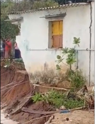 Houses trashed in Mandous Cyclone near Puduchery 
