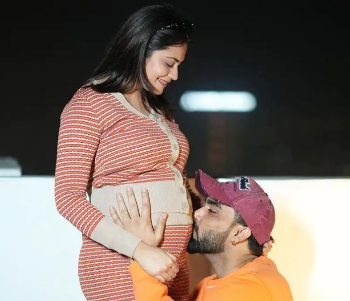 hyderabad youtuber photoshoot with his two wifes are pregnant 