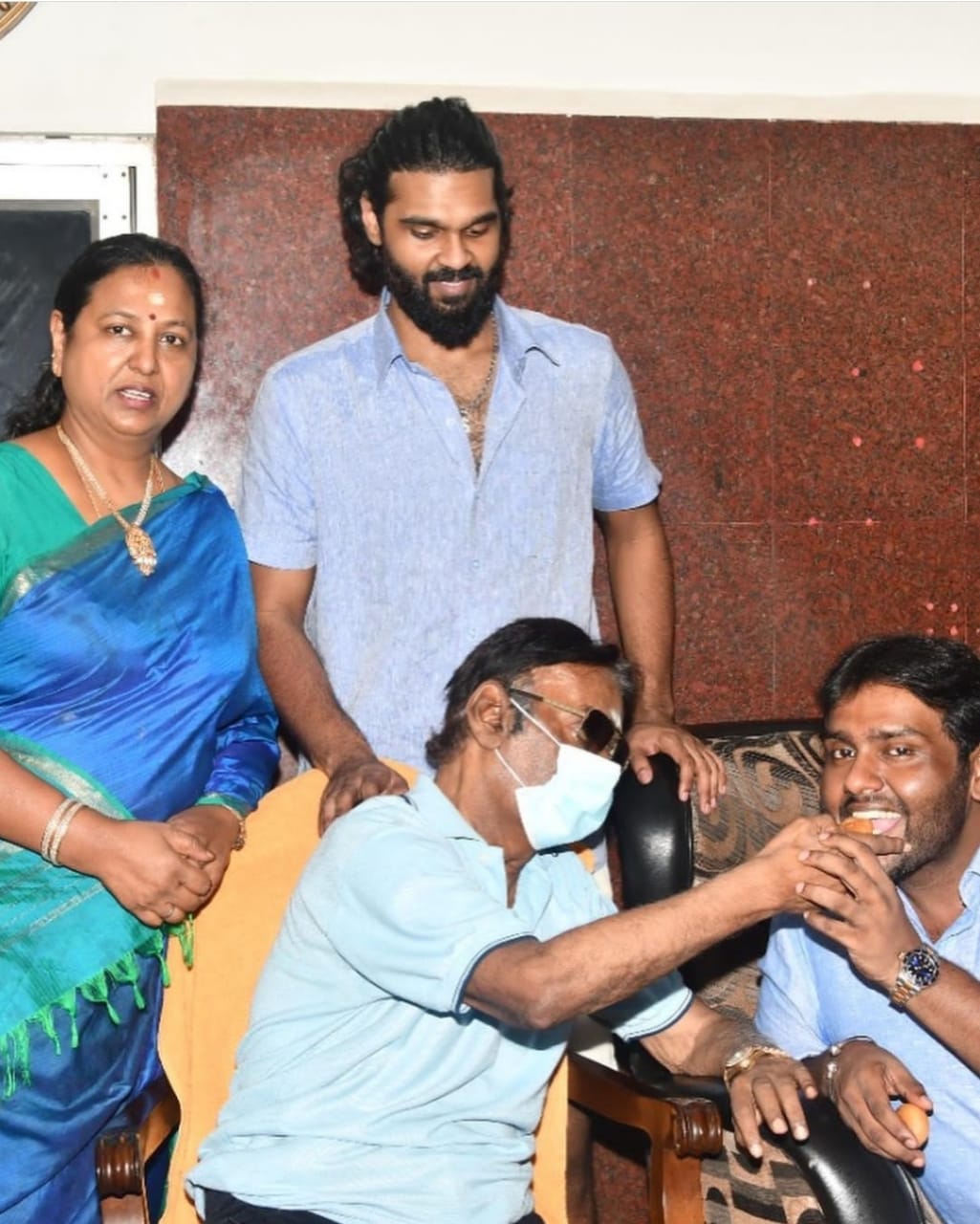 Captain Vijayakanth with His family latest viral photos