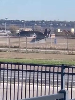 Fighter jet vertical landing in Texas Naval Base Video goes viral