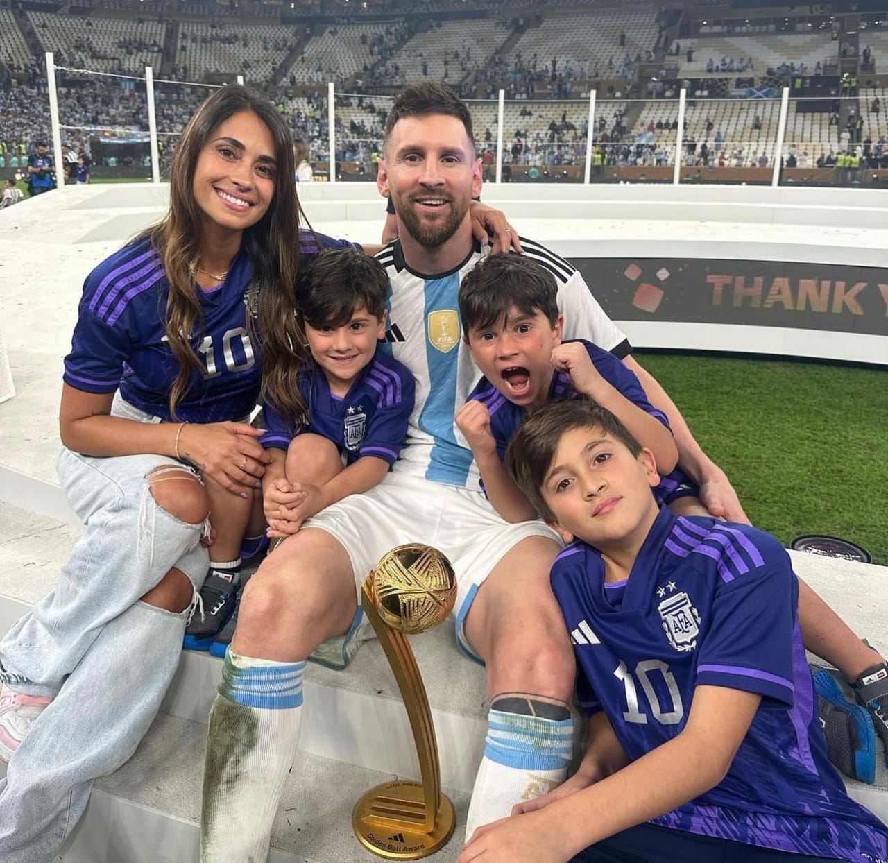Lionel Messi with his wife and kids moments 