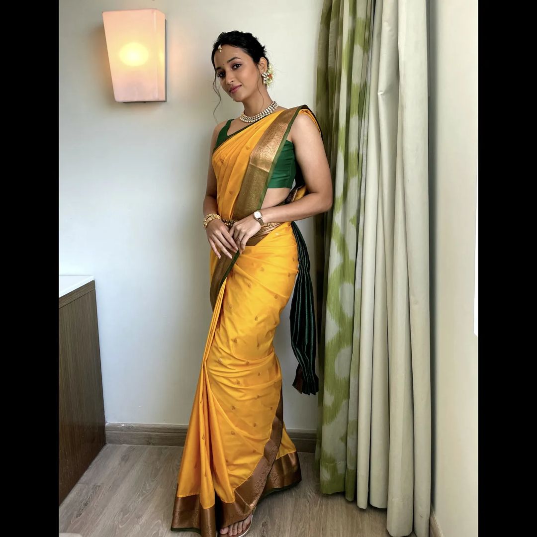 KGF Srinidhi Shetty Wearing Silk Saree Viral Photos
