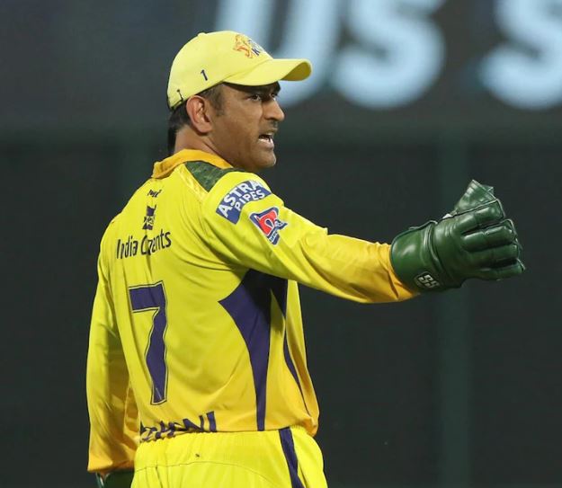 Ishan Kishan refuse to sign above ms dhoni autograph video viral
