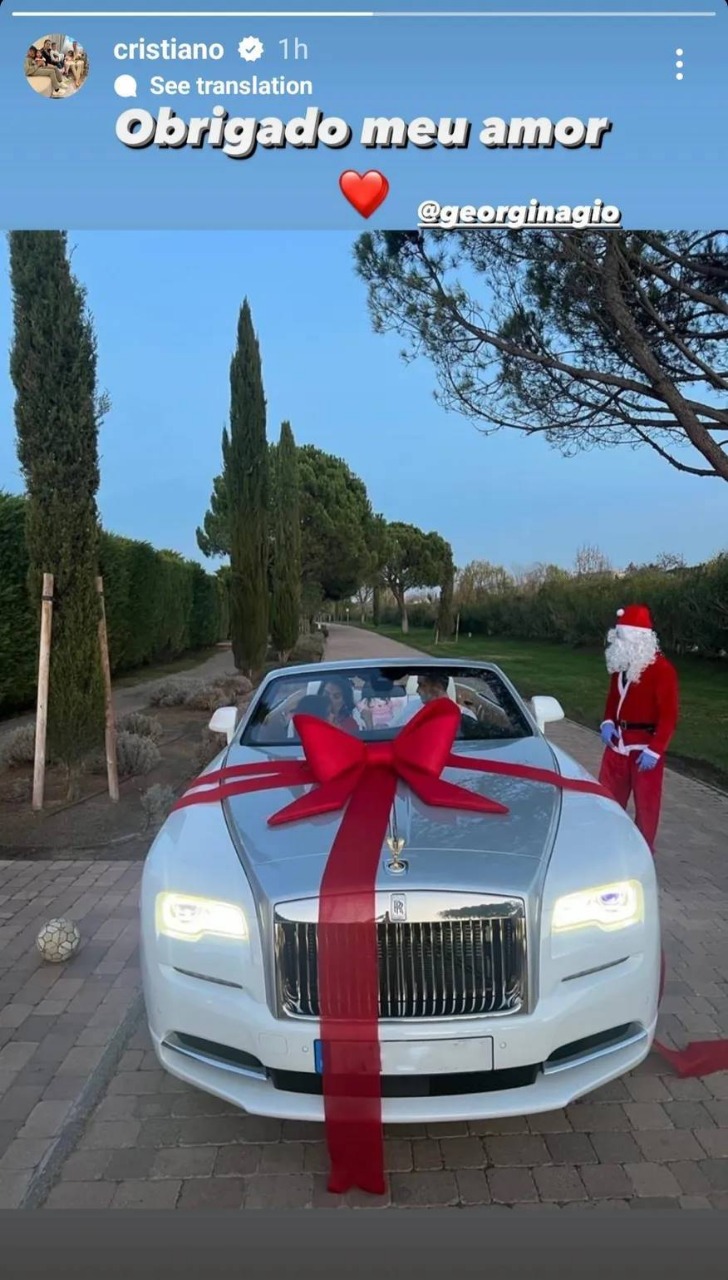Ronaldo partner gifts him a Rolls Royce as a Christmas present
