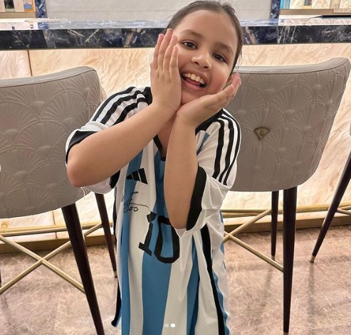 Messi sent Argentina Tshirt to Dhoni daughter ziva Pic goes viral