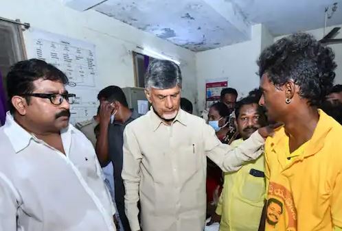 Andhra Chandrababu naidu public meeting people died in stampede