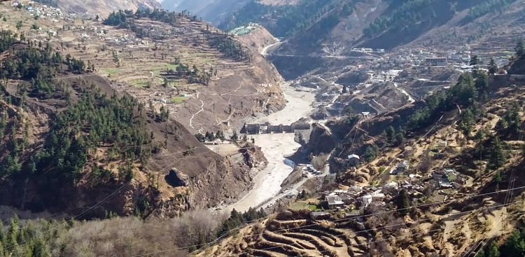Uttarakhand joshimath sinking town and cracks in houses experts inspec
