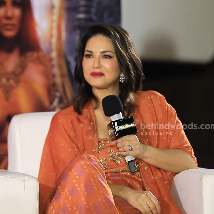 Sunny Leone speaks vijay and ajith movie dialogues exclusive
