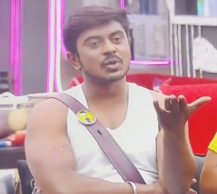 Azeem reaction after housmate play in task bigg boss
