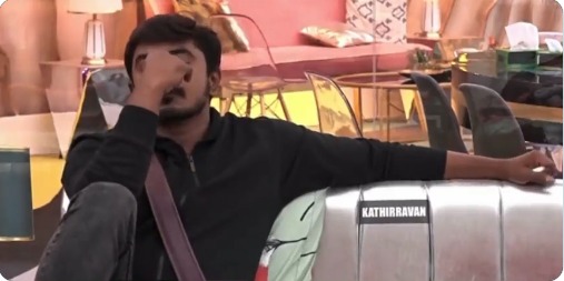 Azeem in Tears after Kathiravan opted to exit from BiggBoss	