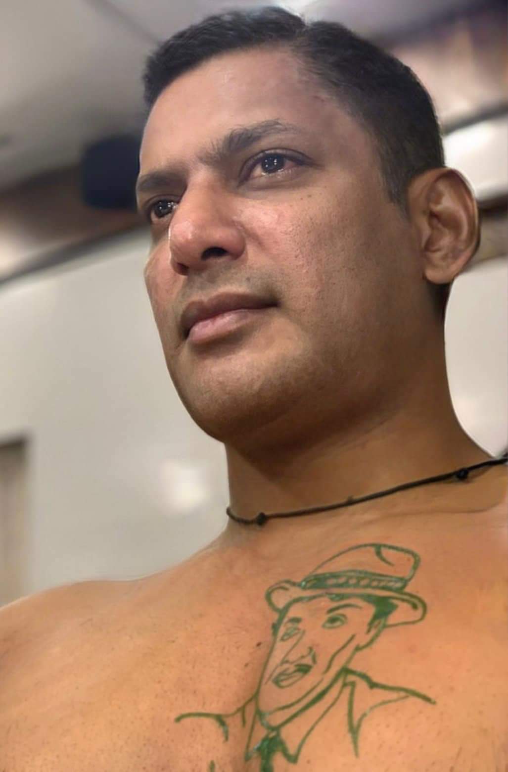  Vishal gets a tattoo of Legendary Leader MGR on his chest 