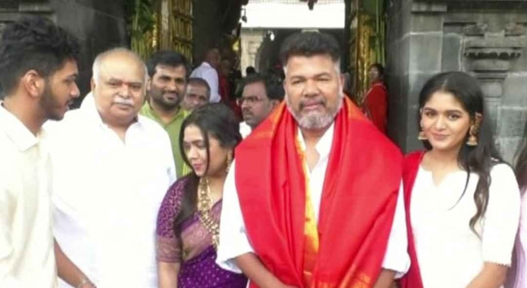  Shankar Aditi Shankar Visits Tirupati Balaji Temple with Family