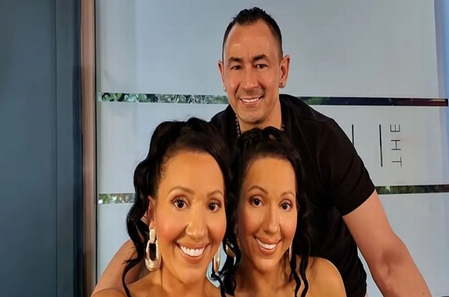 Identical twins attempt to get pregnant at the same time 