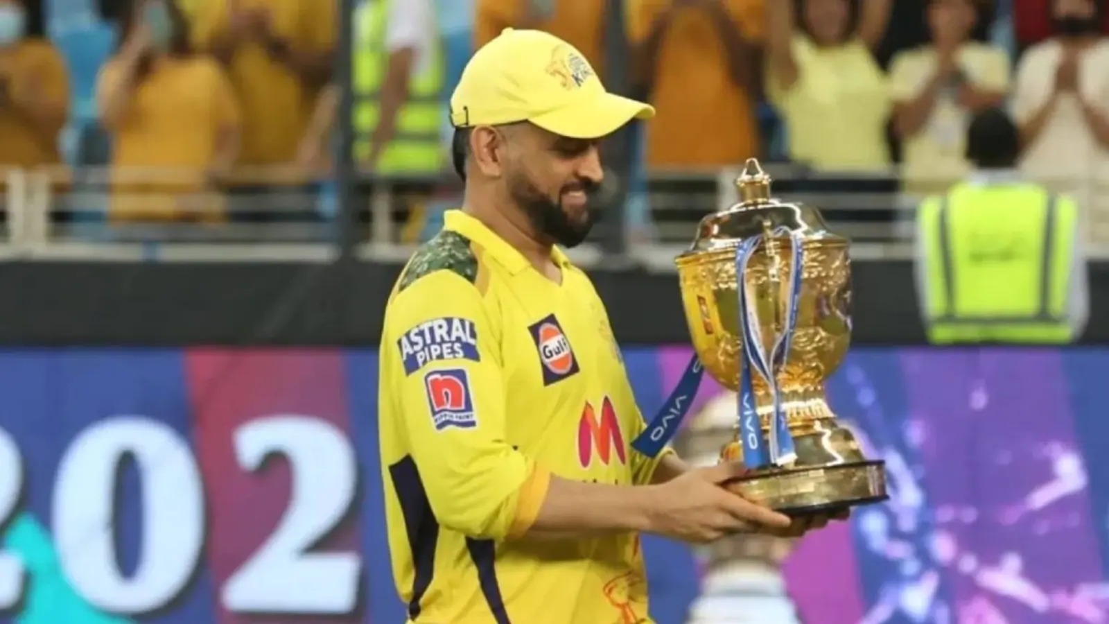 MS Dhoni most selfless cricketer in IPL history Says cricket legends