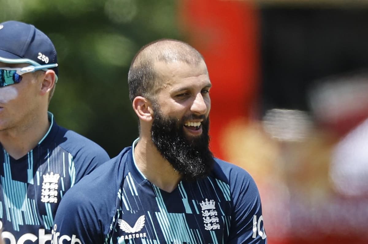Moeen Ali new cricket shot to the world in odi match