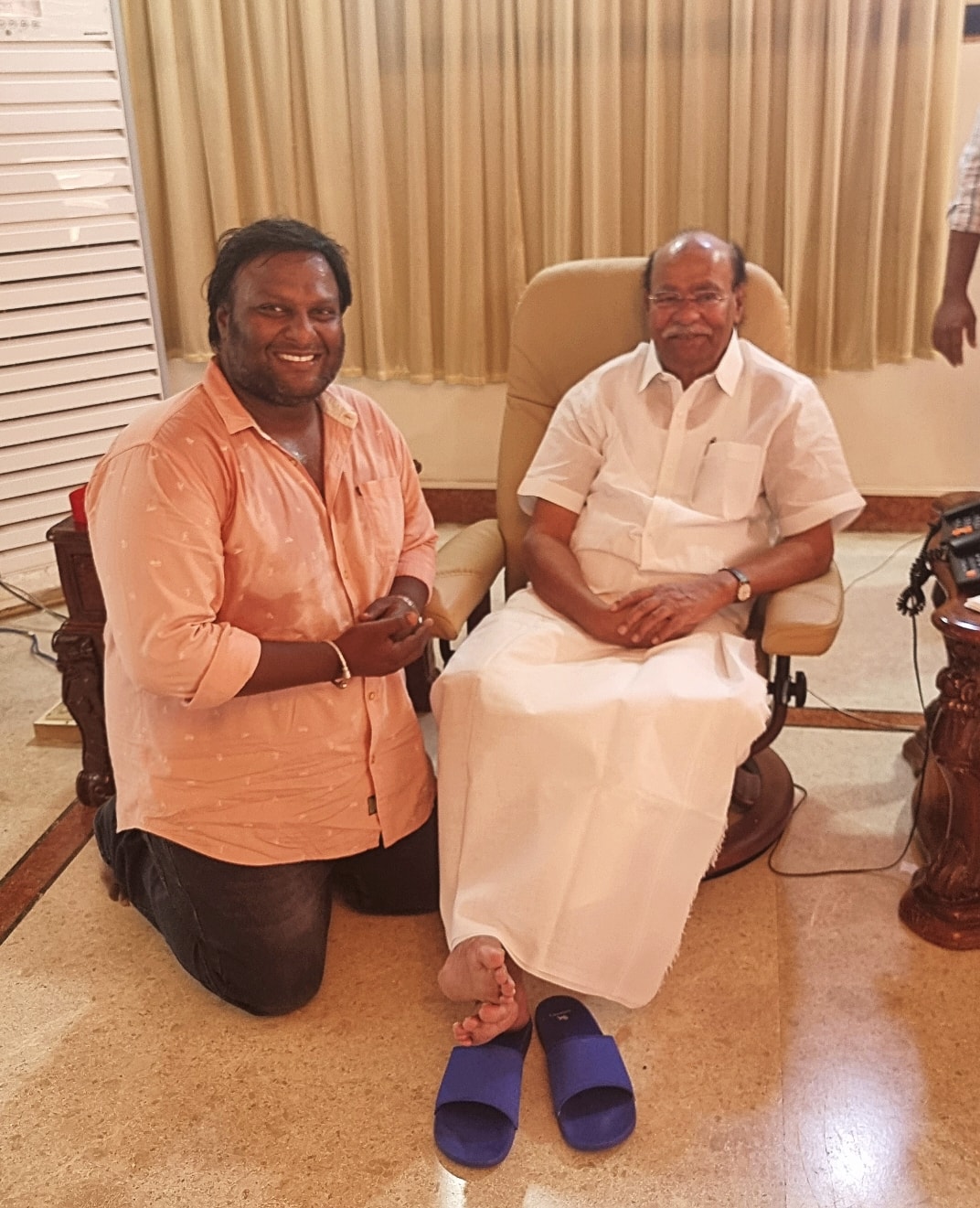 Mohan G Meet PMK Ramadoss and Gifted Ponniyin Selvan Books
