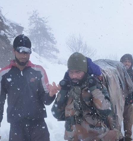 Army men carry pregnant woman on shoulders in snowfall for 5 km 