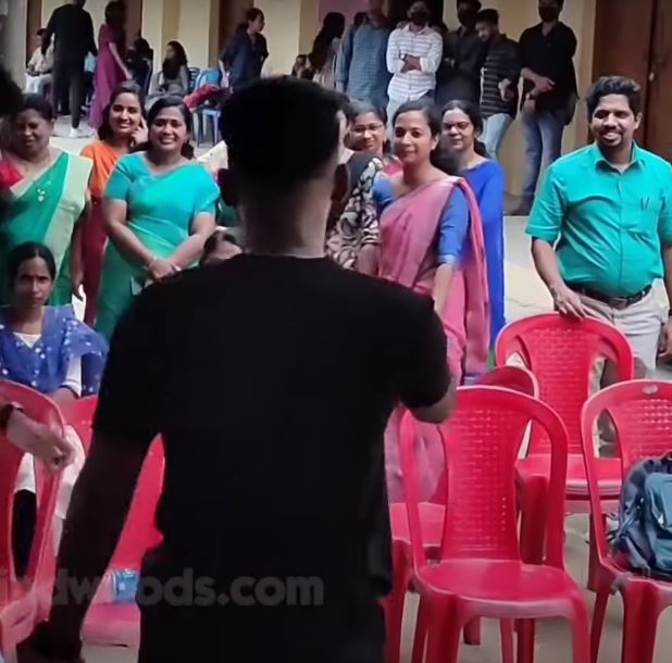 Teacher dance with students steps got internet attention