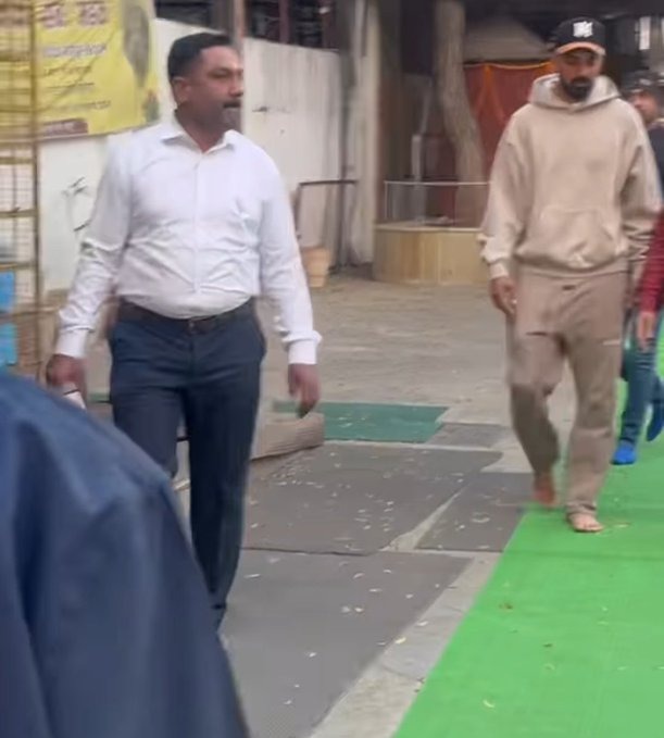 Indian Cricketer KL Rahul went to sai baba temple in Nagpur