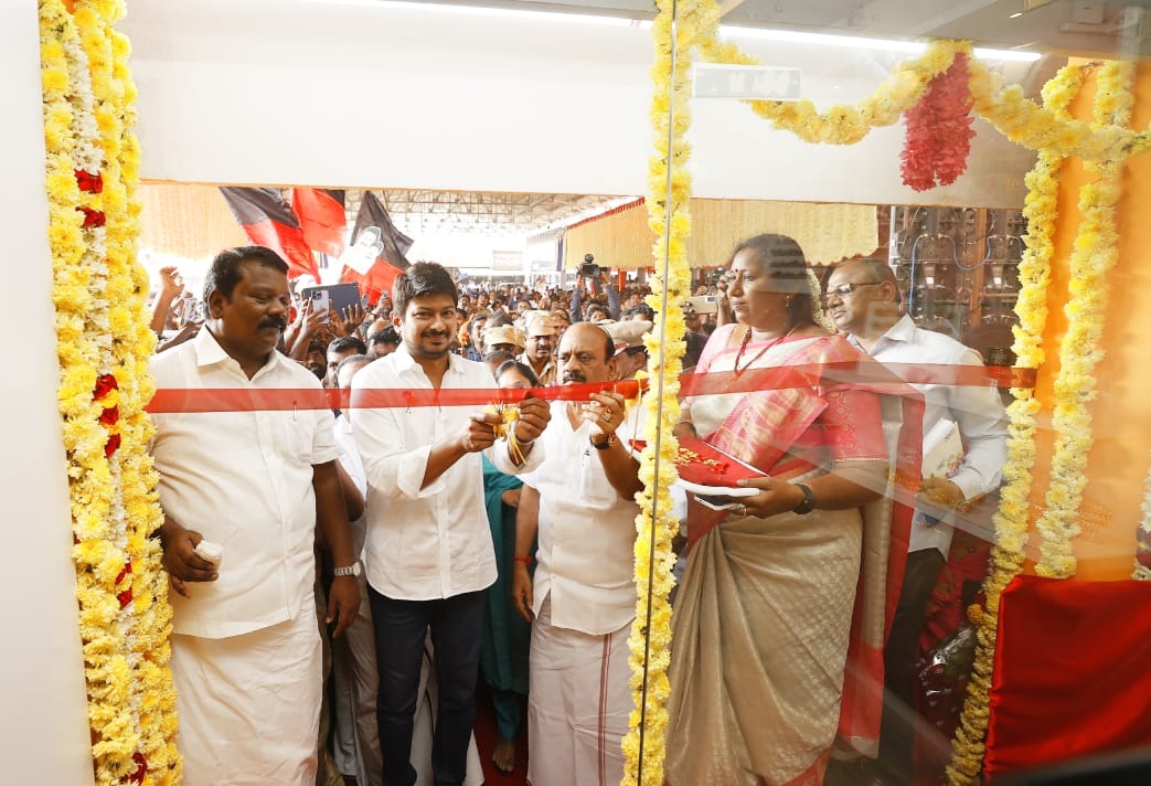 Minister Udhayanidhi opened the Narikuruvar women outlet