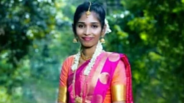 Kerala woman dies after dupatta struck in running grinder 