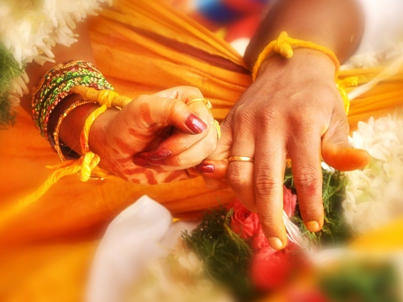 Bride escape with money and jewels from Groom in UP Arrested