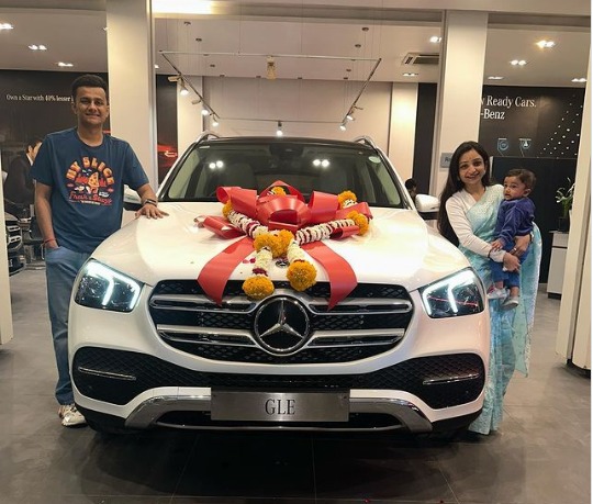 MBA Chaiwala Prafull Billore buys Mercedes pic Goes Viral
