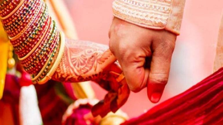 Newly Married Couple found dead in Reception function 