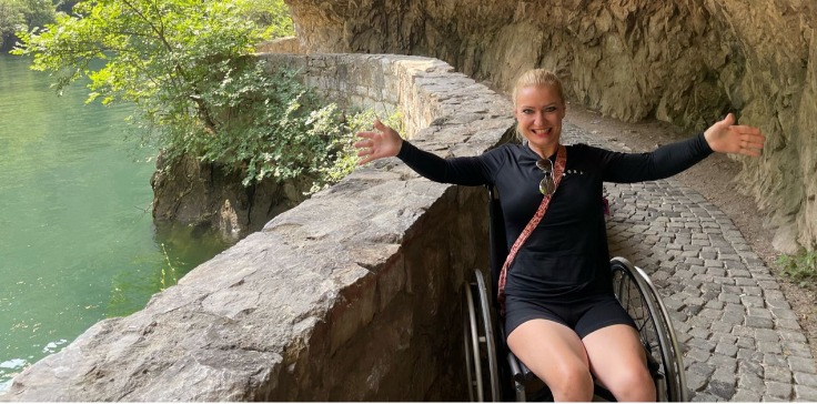 Woman who uses a wheelchair travelled 117 countries in the world