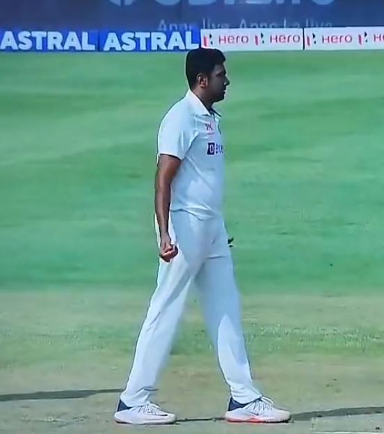 Marnus Labuschagne reaction while ashwin bowling in third test